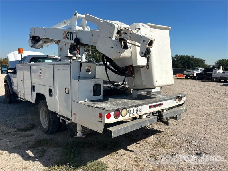 Ford F-550 Auto korpe