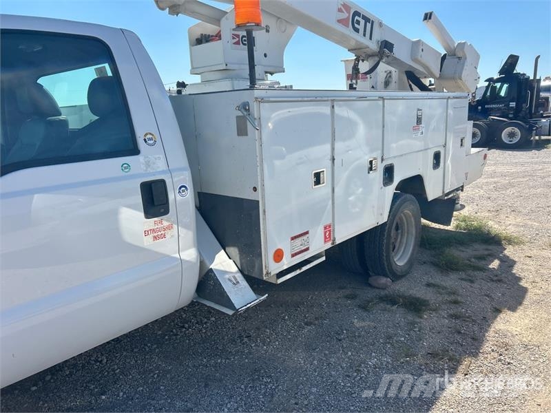 Ford F-550 Auto korpe