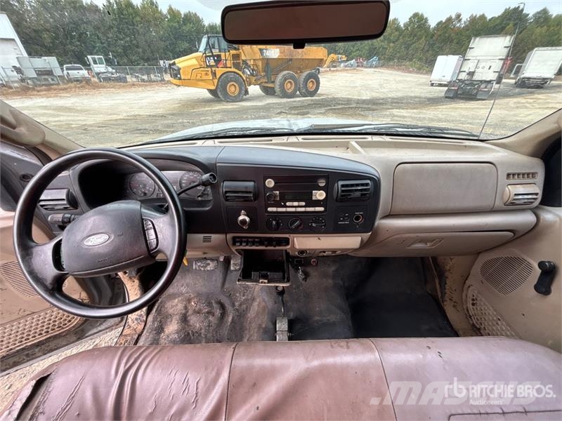 Ford F-550 شاحنات قلابة