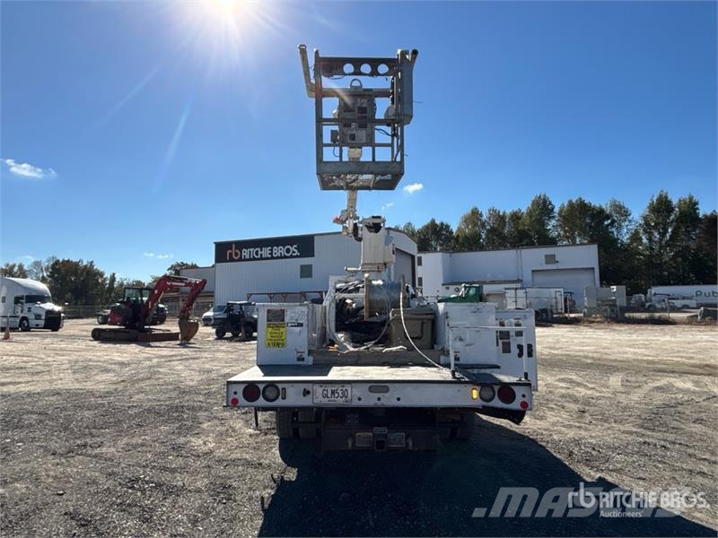 Ford F-550 Truck mounted platforms