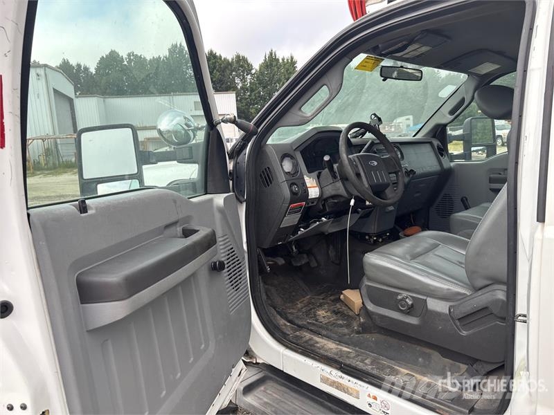 Ford F-550 Plataformas sobre camión