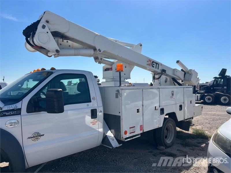 Ford F-550 Auto korpe