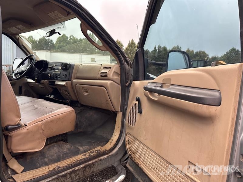 Ford F-550 شاحنات قلابة