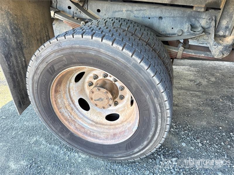 Ford F-550 Ciężarówki typu Platforma / Skrzynia