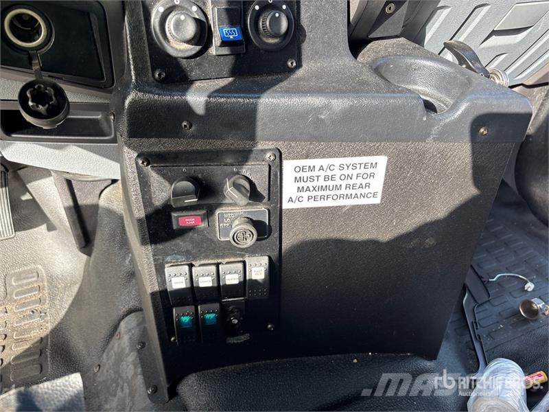 Ford F-550 4x2 26-Seat Bus Mini avtobusi
