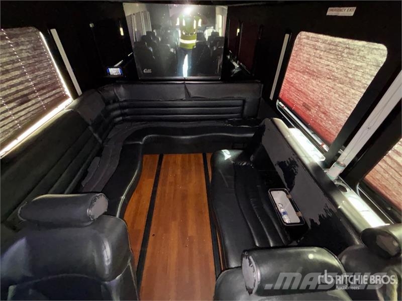 Ford F-550 4x2 26-Seat Bus Mini avtobusi