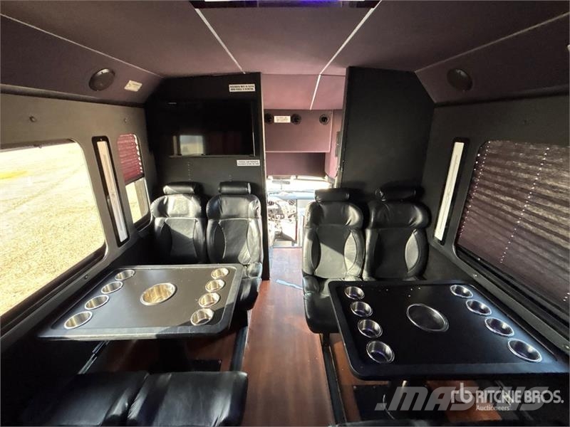 Ford F-550 4x2 26-Seat Bus Mini avtobusi