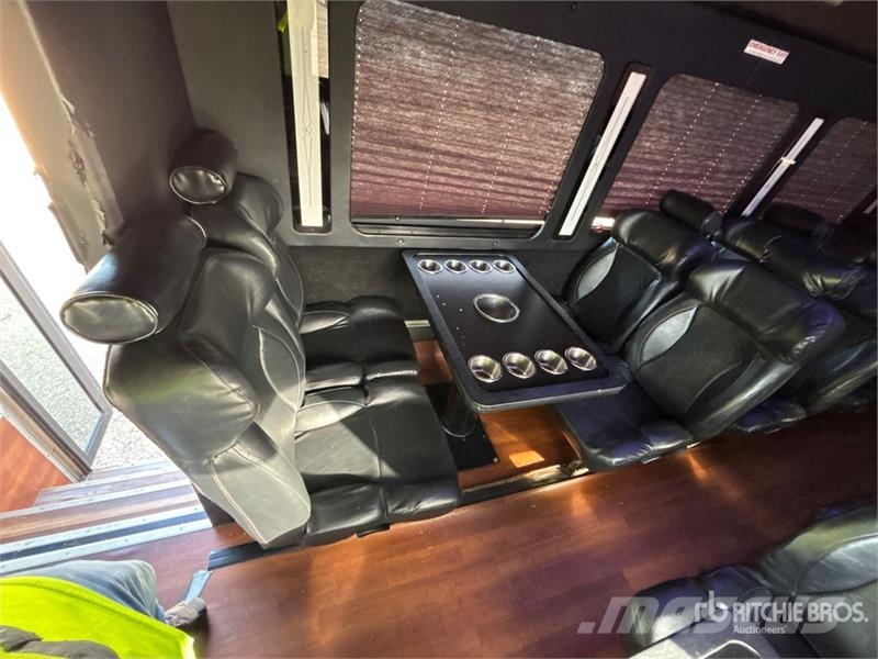 Ford F-550 4x2 26-Seat Bus Mini avtobusi