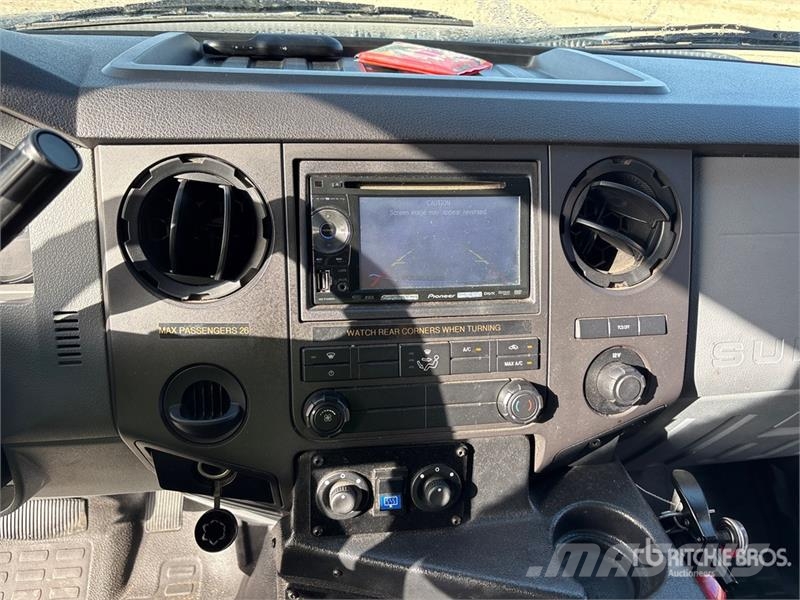 Ford F-550 4x2 26-Seat Bus Mini avtobusi