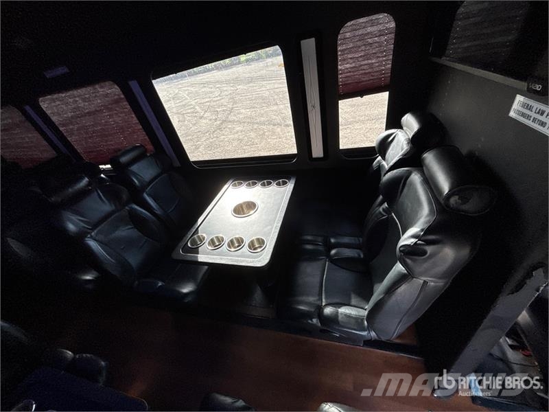 Ford F-550 4x2 26-Seat Bus Mini avtobusi