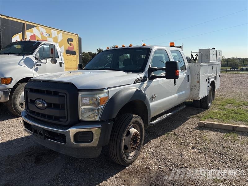 Ford F-550 4x2 Crew Cab Utility Truck (Inoperable) 픽업/드롭사이드