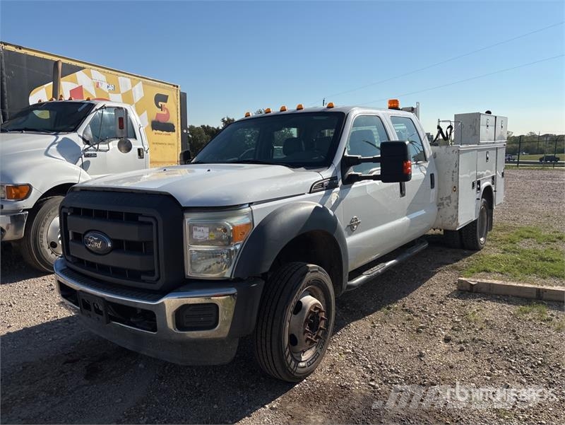 Ford F-550 4x2 Crew Cab Utility Truck (Inoperable) 픽업/드롭사이드