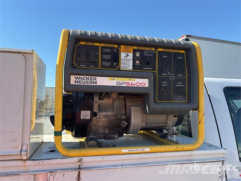 Ford F-550 4x2 Crew Cab Utility Truck (Inoperable) 픽업/드롭사이드