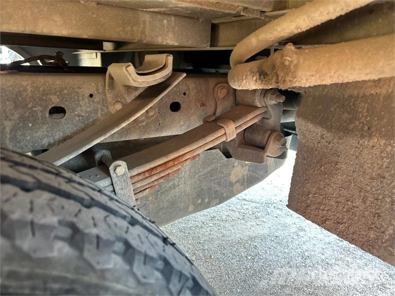 Ford F-550 4x2 Crew Cab Utility Truck Caja abierta/laterales abatibles