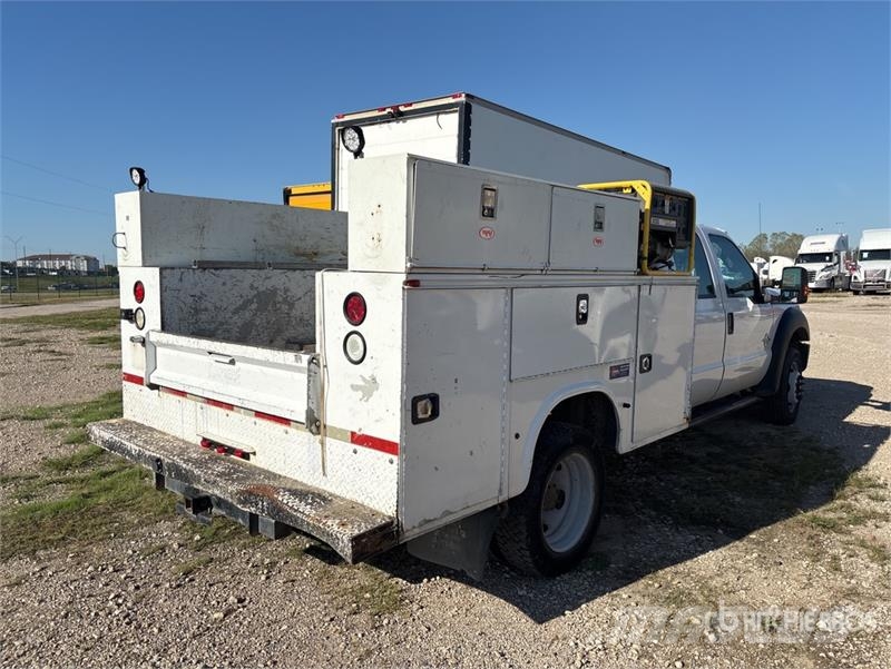 Ford F-550 4x2 Crew Cab Utility Truck (Inoperable) 픽업/드롭사이드