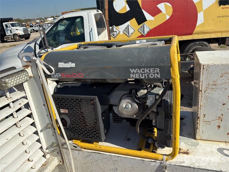Ford F-550 4x2 Crew Cab Utility Truck (Inoperable) 픽업/드롭사이드