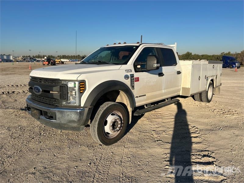 Ford F-550 4x2 Crew Cab Utility Truck Caja abierta/laterales abatibles