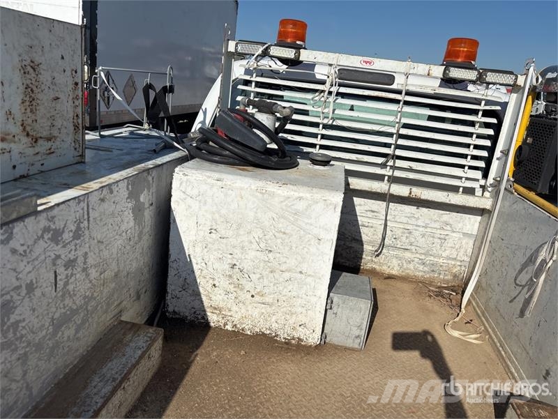 Ford F-550 4x2 Crew Cab Utility Truck (Inoperable) 픽업/드롭사이드