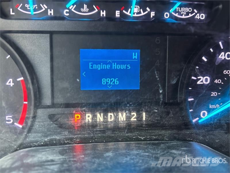Ford F-550 4x2 Crew Cab Utility Truck Caja abierta/laterales abatibles