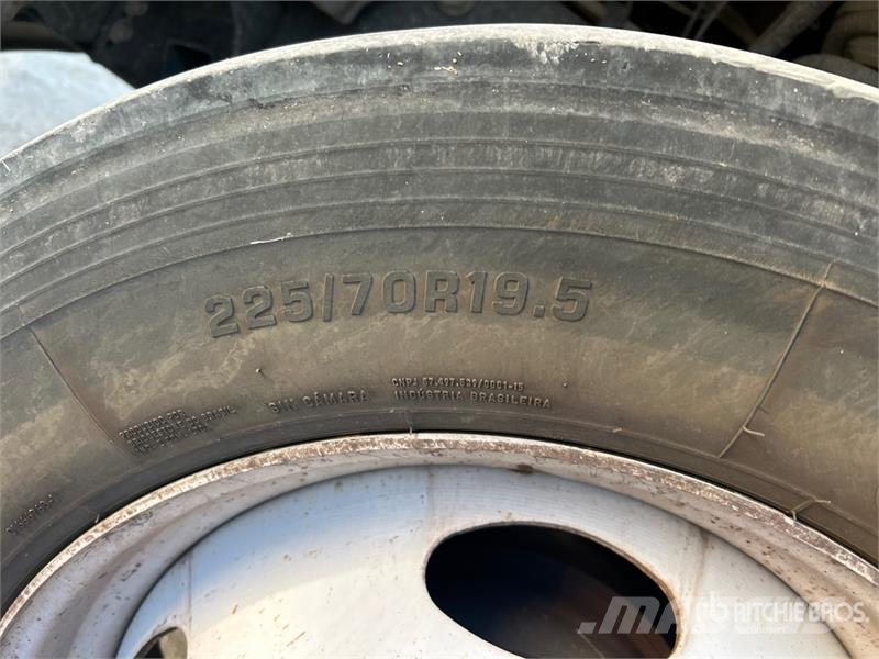 Ford F-550 4x2 Crew Cab Utility Truck Caja abierta/laterales abatibles