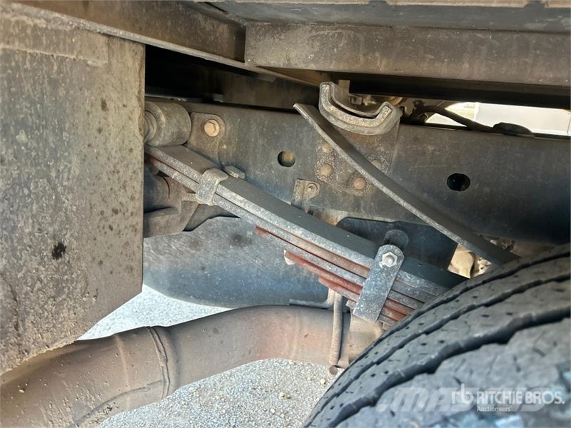 Ford F-550 4x2 Crew Cab Utility Truck Caja abierta/laterales abatibles