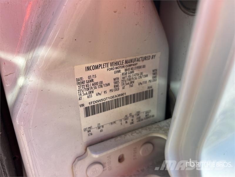 Ford F-550 4x2 Crew Cab Utility Truck (Inoperable) 픽업/드롭사이드