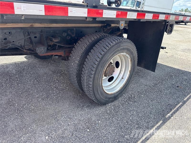 Ford F-550 4x2 Flatbed Truck Flatbed / Dropside trucks