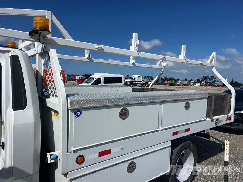 Ford F-550 4x2 Flatbed Truck Flatbed kamyonlar