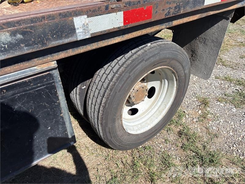 Ford F-550 4x2 Flatbed Truck (Inoperable) Flatbed / Dropside trucks