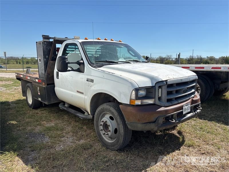 Ford F-550 4x2 Flatbed Truck (Inoperable) Flatbed / Dropside trucks