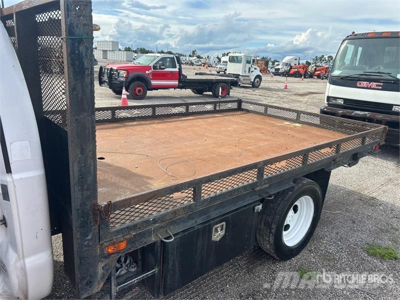 Ford F-550 4x2 Flatbed Truck Flatbed / Dropside trucks