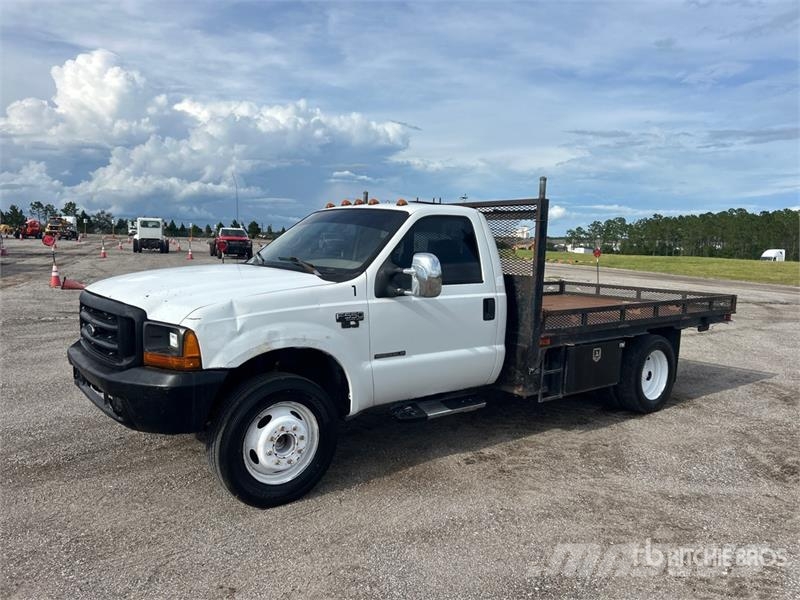 Ford F-550 4x2 Flatbed Truck Flatbed / Dropside trucks