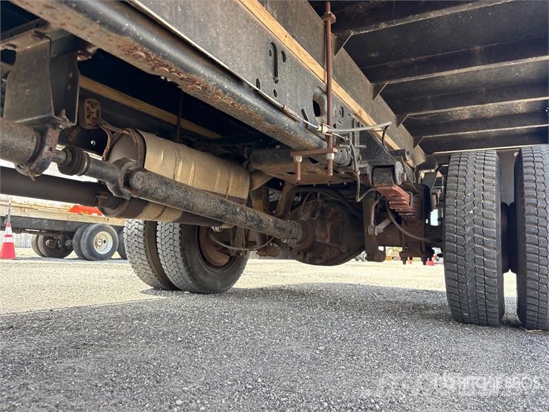Ford F-550 4x2 Flatbed Truck Flatbed / Dropside trucks