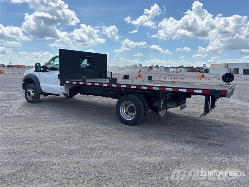 Ford F-550 4x2 Flatbed Truck Flatbed / Dropside trucks