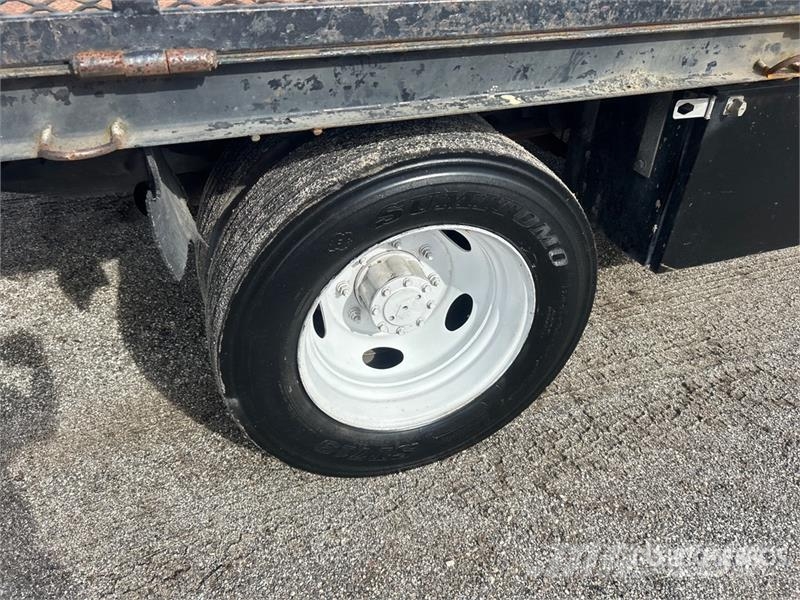 Ford F-550 4x2 Flatbed Truck Flatbed / Dropside trucks