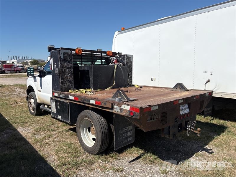 Ford F-550 4x2 Flatbed Truck (Inoperable) Flatbed / Dropside trucks