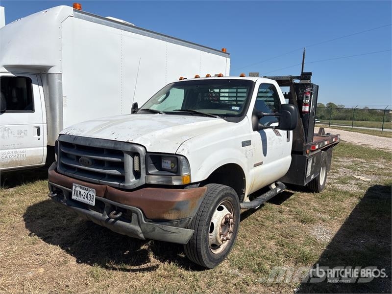 Ford F-550 4x2 Flatbed Truck (Inoperable) Flatbed / Dropside trucks