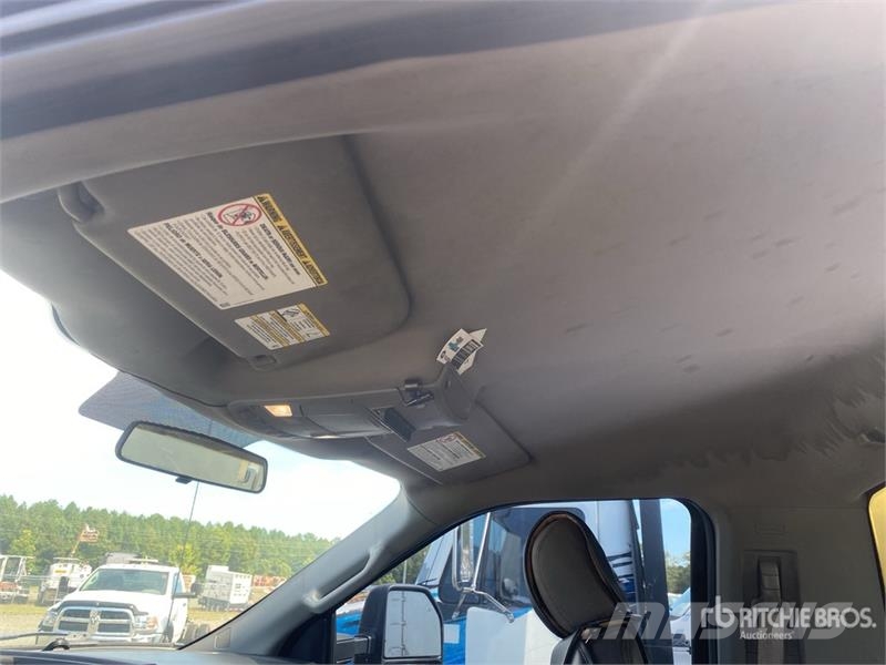 Ford F-550 4x2 Rollback Truck Recovery vehicles