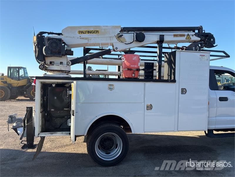 Ford F-550 4x2 Service Truck Komunalna vozila