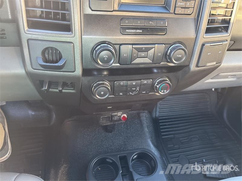 Ford F-550 4x2 Service Truck Komunalna vozila