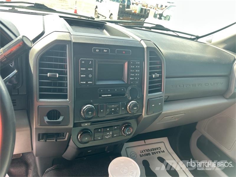 Ford F-550 4x2 Utility Truck شاحنات خفيفة/مفصلية الجوانب