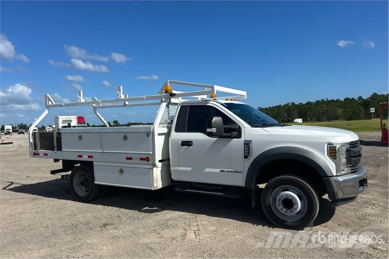Ford F-550 4x2 Utility Truck شاحنات خفيفة/مفصلية الجوانب
