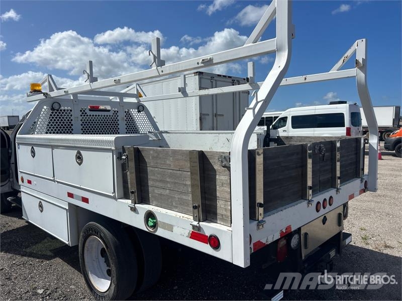 Ford F-550 4x2 Utility Truck شاحنات خفيفة/مفصلية الجوانب