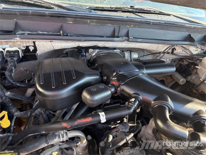 Ford F-550 4x4 Cab and Chassis (Inoperable) Cabines