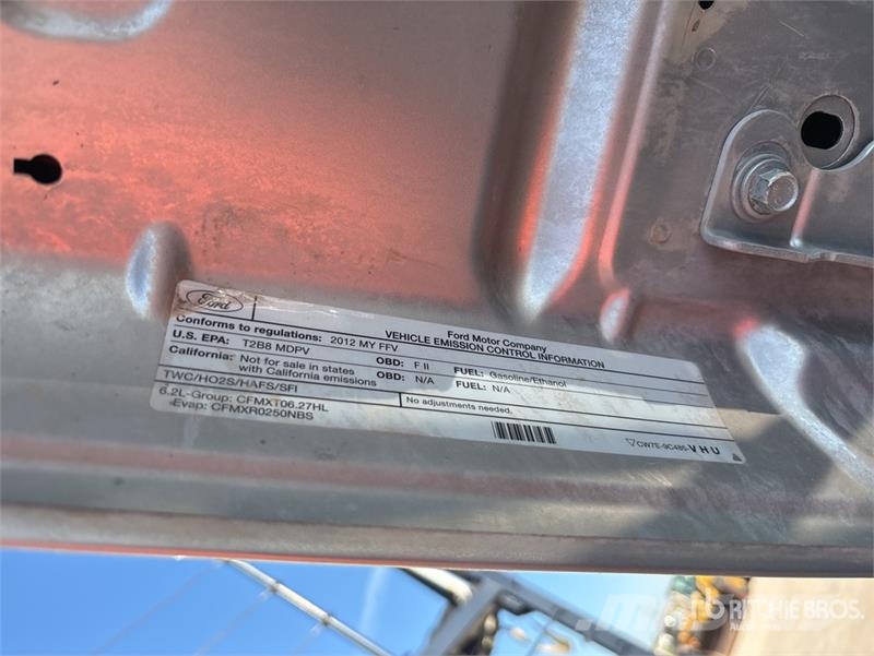 Ford F-550 4x4 Cab and Chassis (Inoperable) Cabines