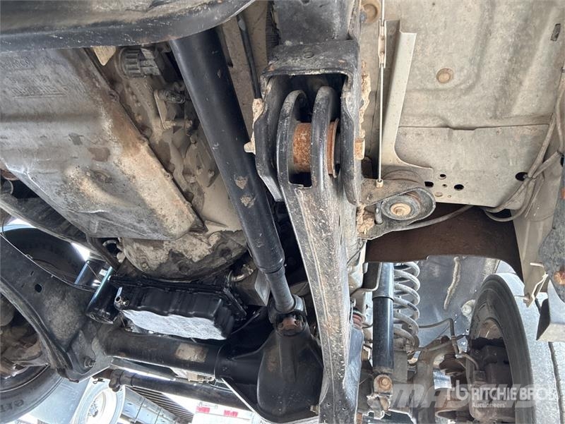 Ford F-550 4x4 Crew Cab Flatbed Truck شاحنات مسطحة/مفصلية الجوانب