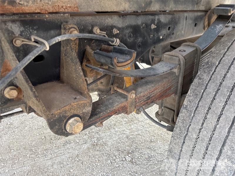 Ford F-550 4x4 Crew Cab Flatbed Truck شاحنات مسطحة/مفصلية الجوانب
