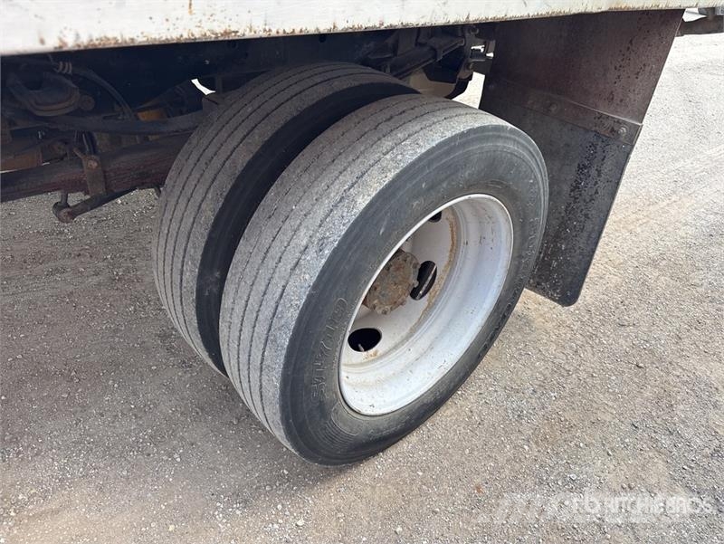 Ford F-550 4x4 Crew Cab Flatbed Truck شاحنات مسطحة/مفصلية الجوانب