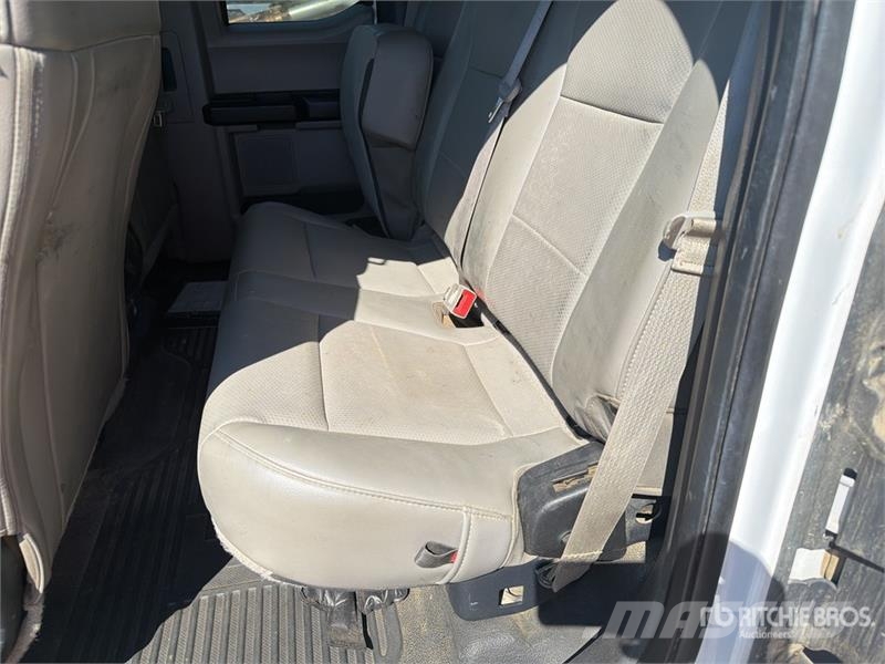 Ford F-550 4x4 Extended Cab Service Truck 시립/다목적 차량