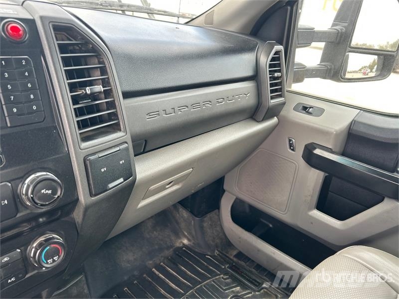 Ford F-550 4x4 Extended Cab Service Truck Vehículos municipales multiusos